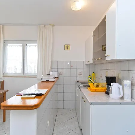 Veli Vrh 72 * Pula