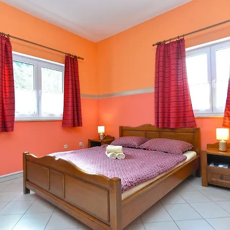 Apartment Veli Vrh 72