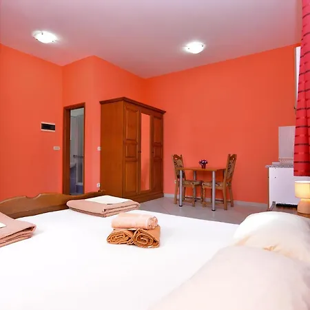 Apartment Veli Vrh 72