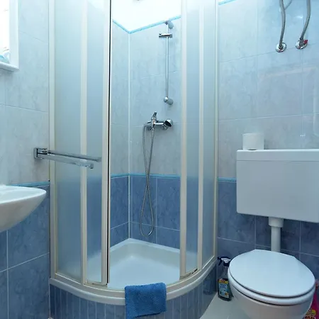 Veli Vrh 72 *