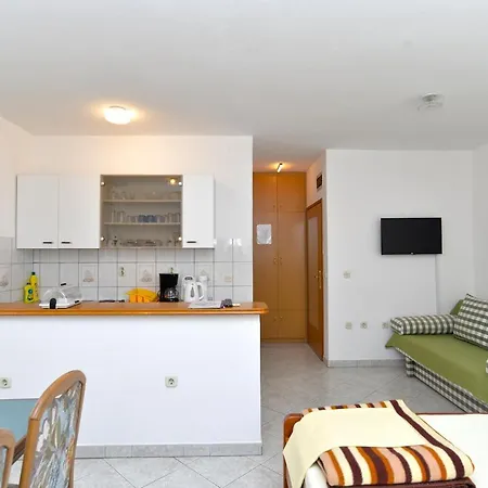 Apartment Veli Vrh 72