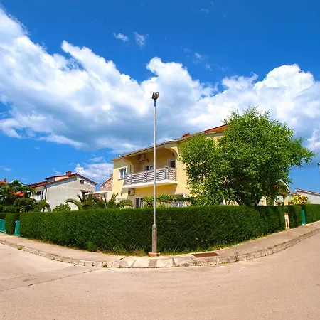 Apartment Veli Vrh 72 Pula