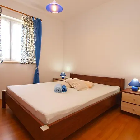 Apartment Veli Vrh 72 *