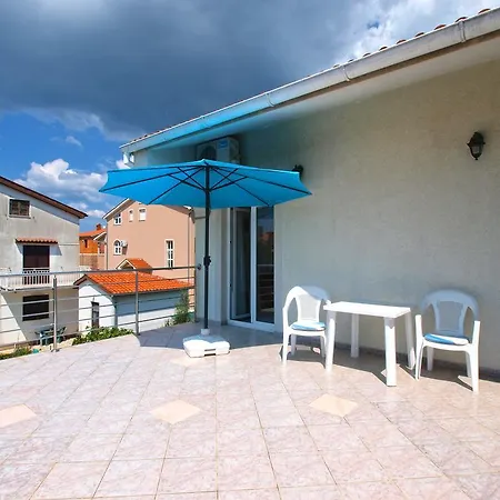 Apartment Veli Vrh 72 *