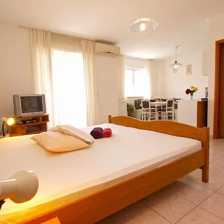 Apartment Veli Vrh 72 Pula