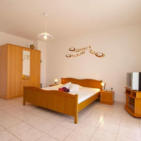 Apartment Veli Vrh 72 Pula