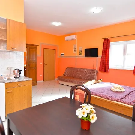 Appartamento Veli Vrh 72 Pola
