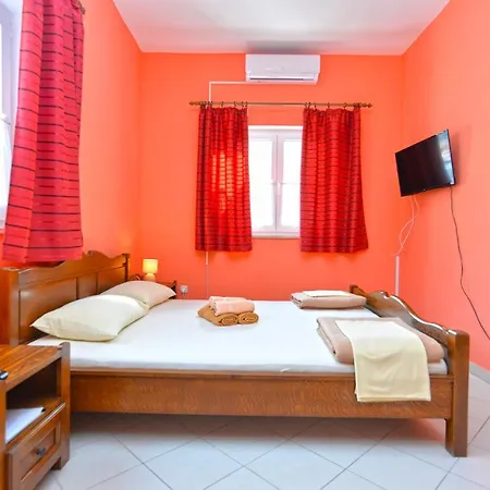 Appartamento Veli Vrh 72 *